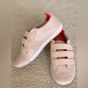 Plae shoes, women size 6.0